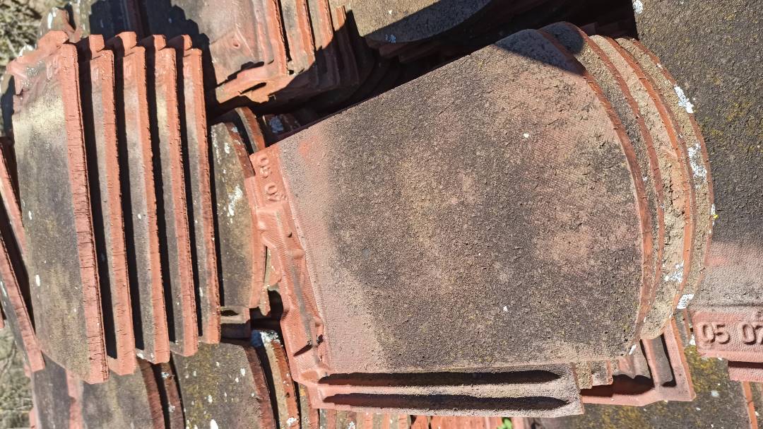 Tuiles de r�emploi ARBOISE ECAILLE Jacob Chevreuse 290 Clelles (38)