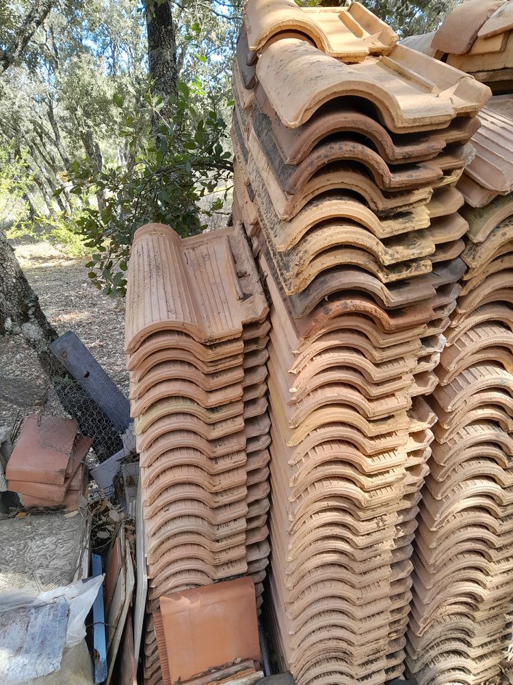 TUILES ROMANES 0 Saint-Julien (83)