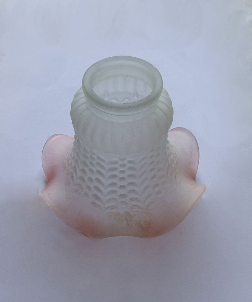 Tulipe de lustre en verre ros� 10,8 cm de diam�tre 
10 Sanguinet (40)