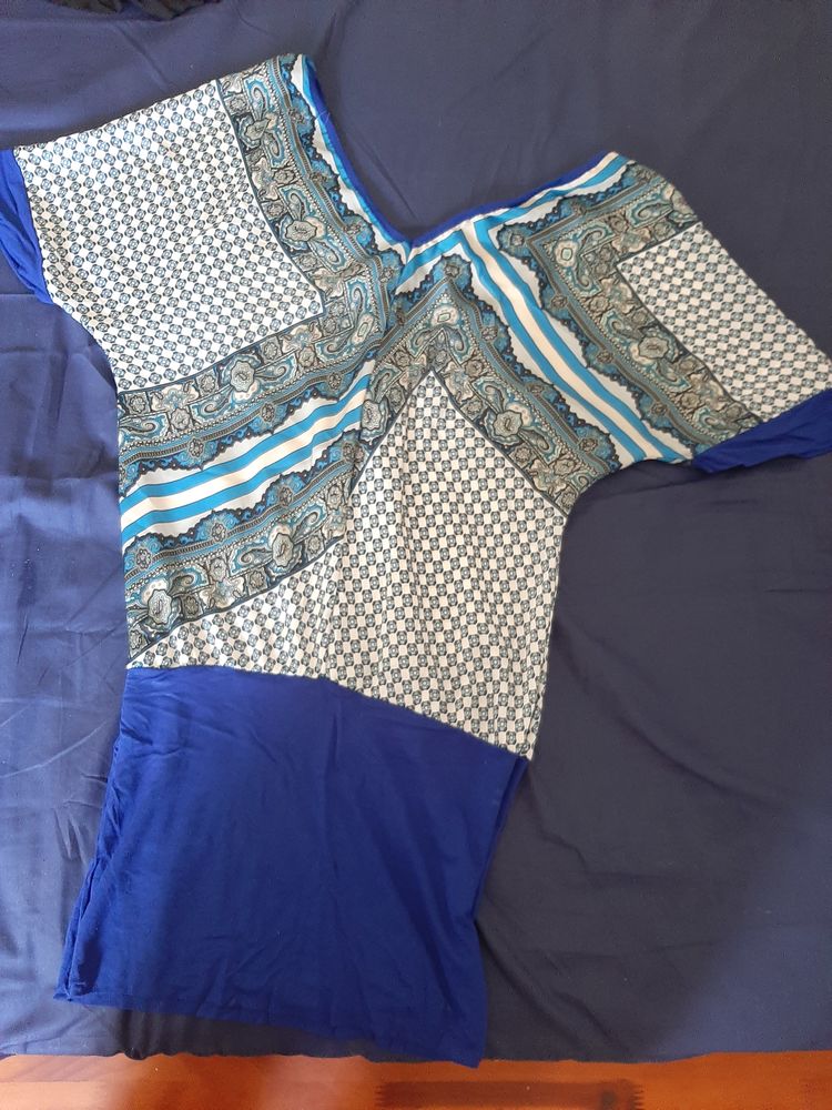 tunique bleue 
top zara 6 Sainte-Clotilde (97)