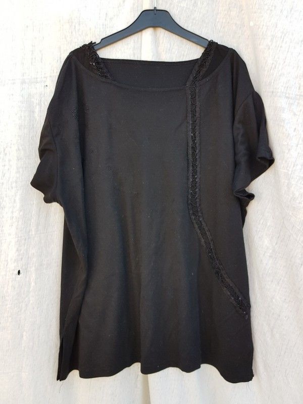 tunique noire 8 Viriat (01)