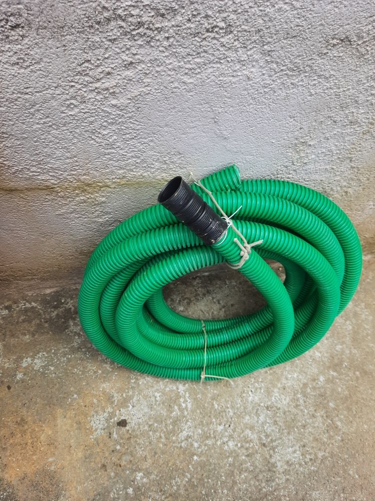 tuyau pour c�ble fibre ou autre. 10 S�reilhac (87)