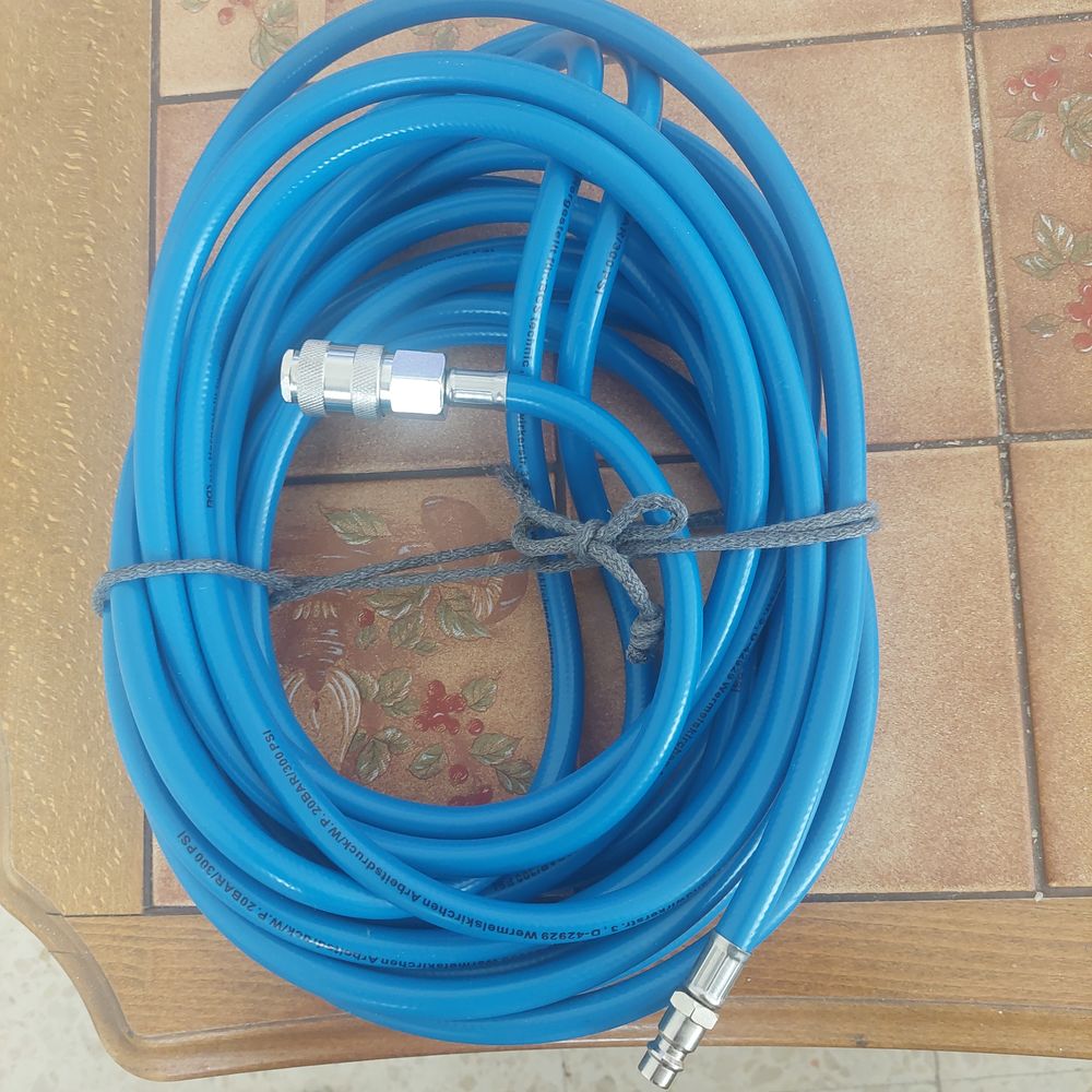 TUYAU  A     AIR   POUR  COMPRESSEUR 18 Perpignan (66)