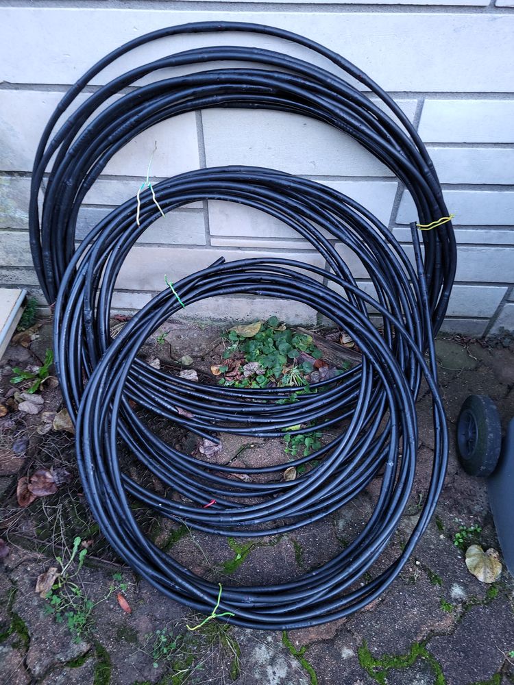 TUYAUX D'ARROSAGE GOUTTE A GOUTTE 15 Bl�r� (37)