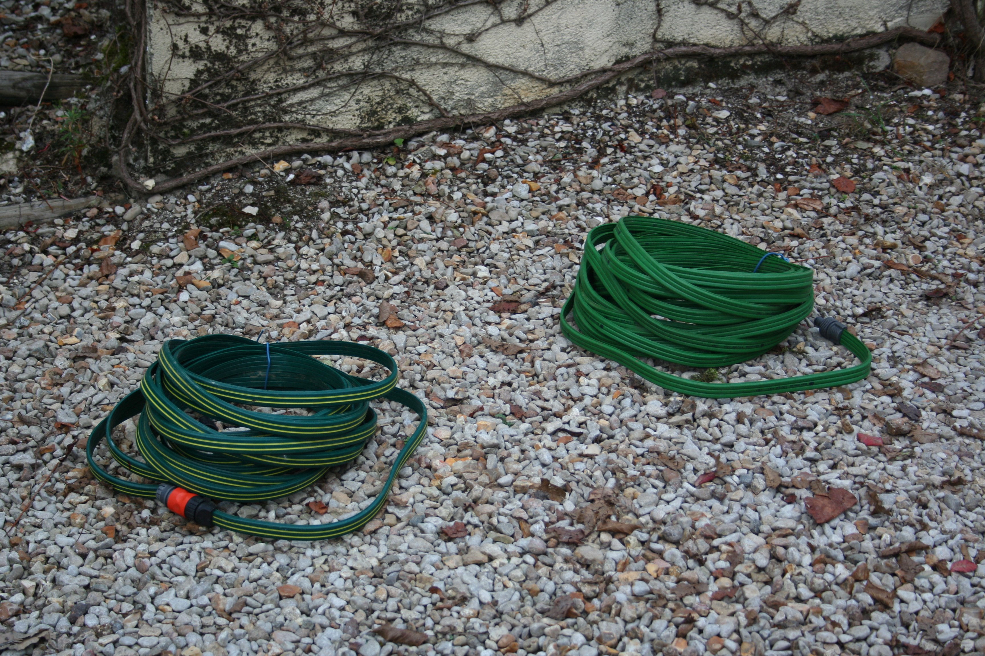 2 tuyaux d'arrosage micro perfor�s de 15 m 12 Joigny (89)