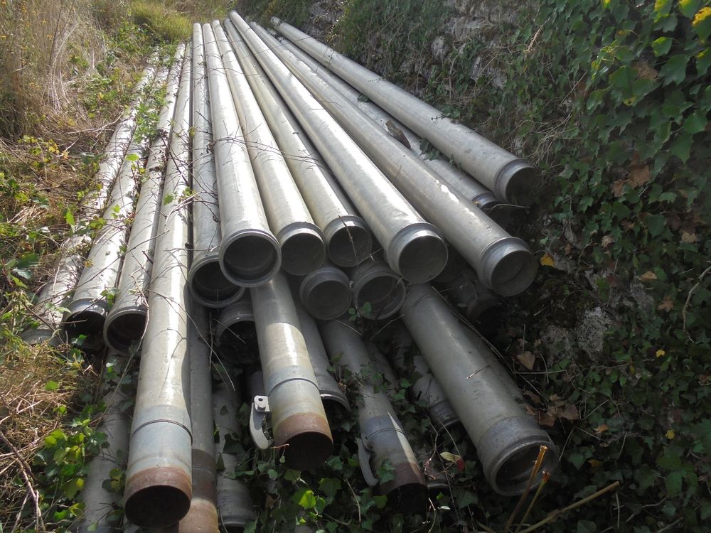 Tuyaux d'arrosage en 5 ou 6 pouces 
Longueur 9 m 50 Belluire (17)