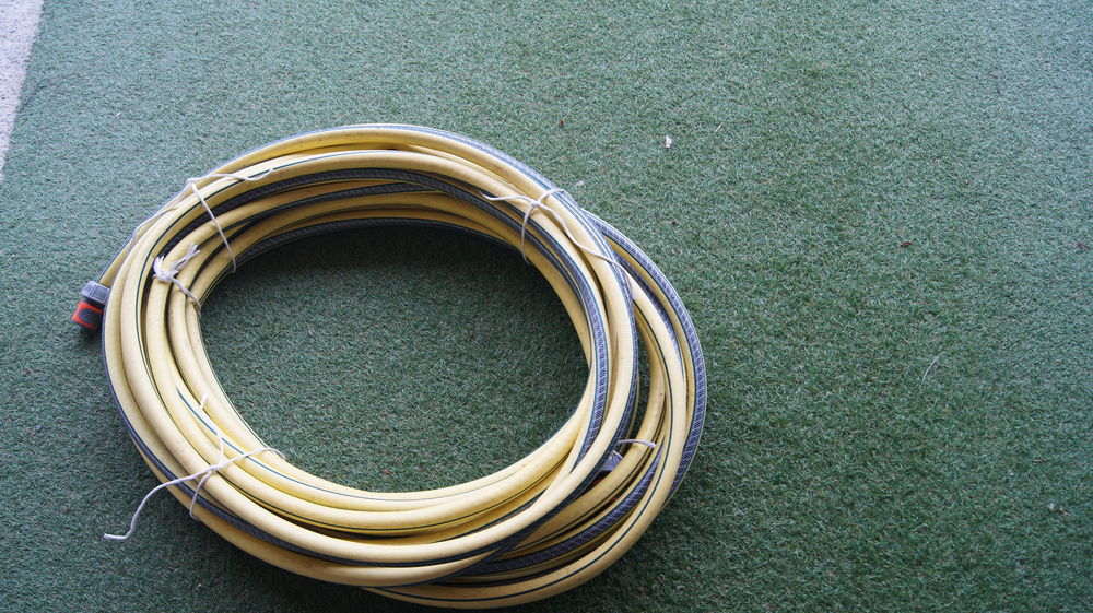 TUYAUX  D'arrosage . 15 C�zac (33)