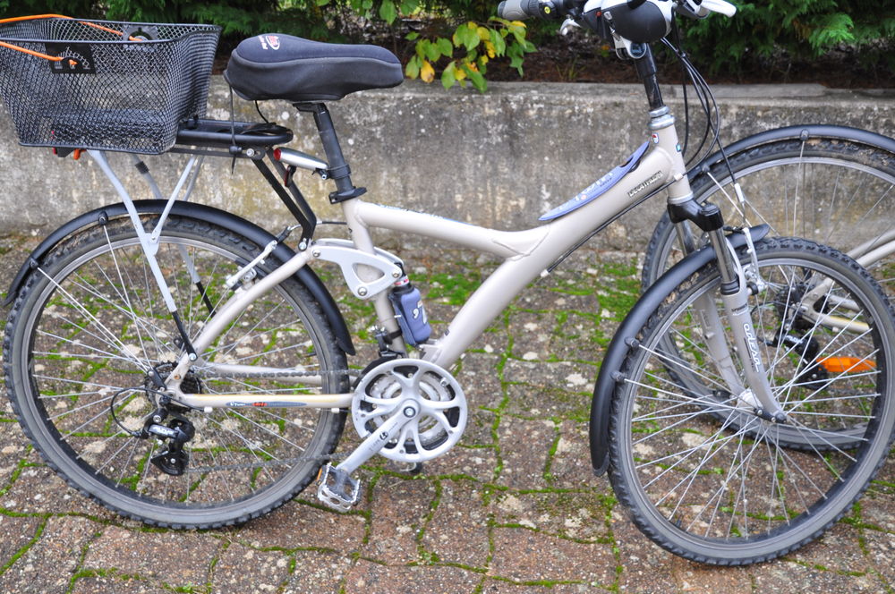 VTC B TWIN DECATHLON
PARFAIT ETAT 120 Tournus (71)