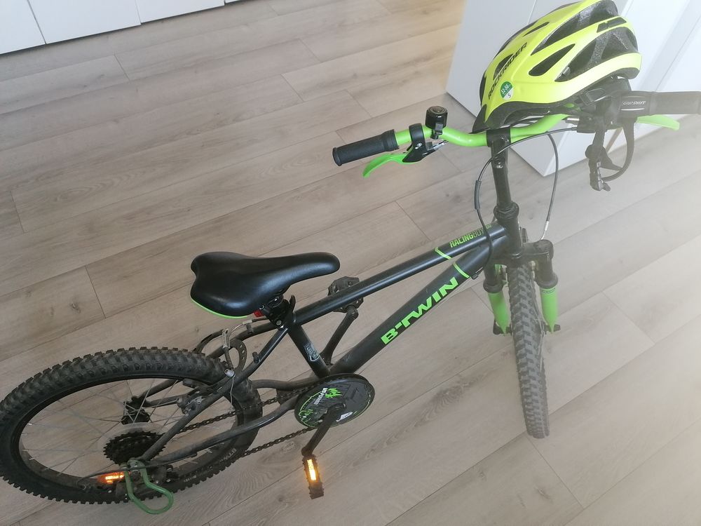 VTT B-TWIN ENFANT 7-9 ANS tres bon etat avec casque 100 Mitry-Mory (77)