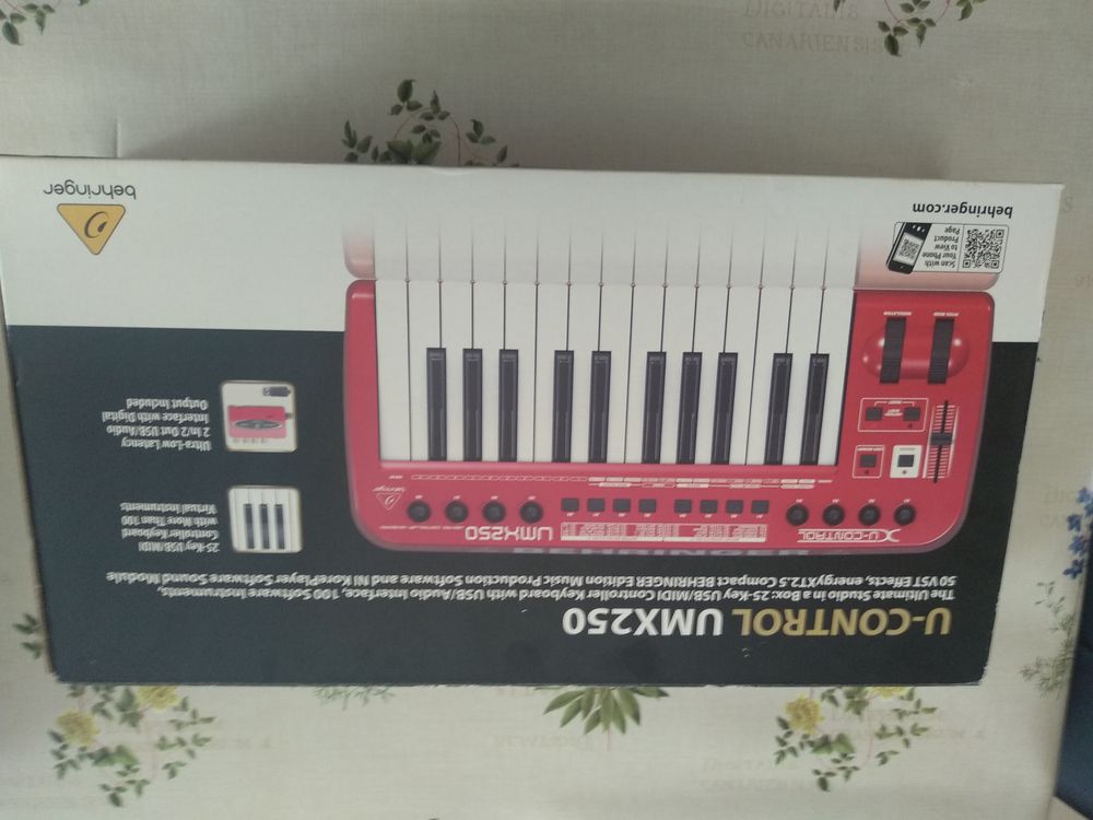 Umx250 clavier de la marque behringer 15 B�thune (62)