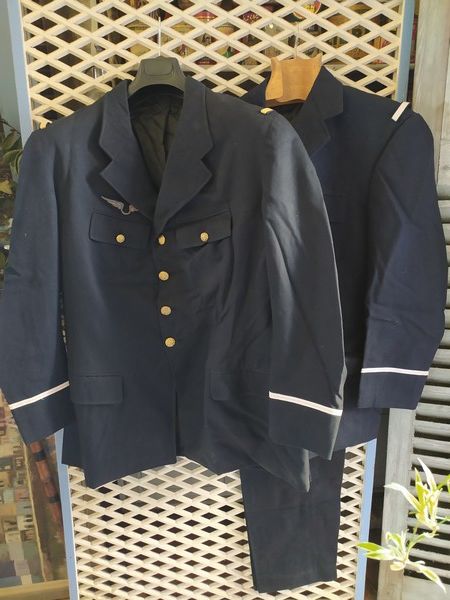 Lot Uniformes Arm�e de L'air 130 Loches (37)