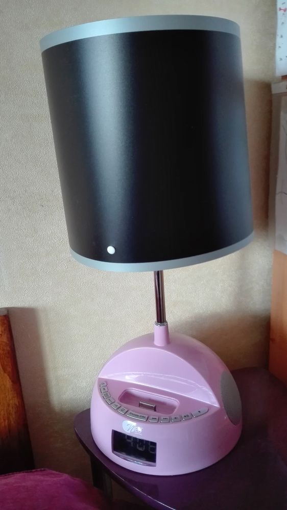 URGENT : LAMPE DE CHEVET MULTIFONCTIONS compatible iPhone 4 15 �vry (91)