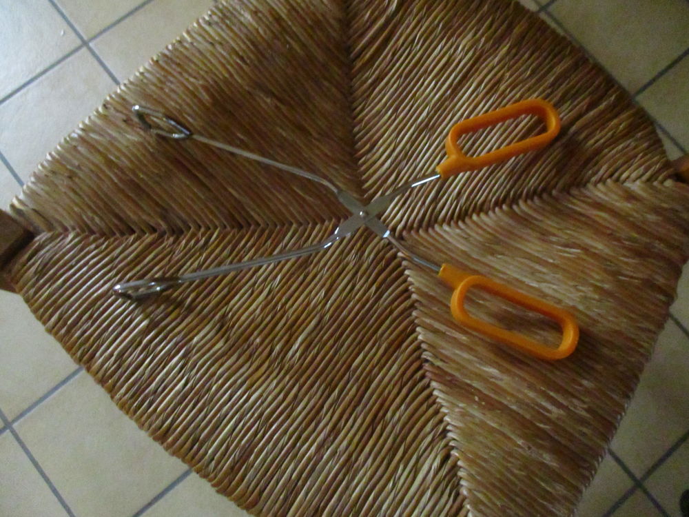 ustensile ou ciseaux de cuisine orange peut-�tre spaghettis 0 M�rignies (59)