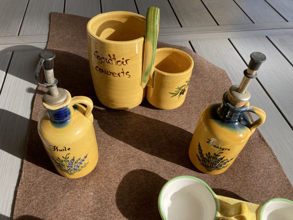 Ustensiles de cuisine, l'huilier, vinaigrier 25 Biot (06)