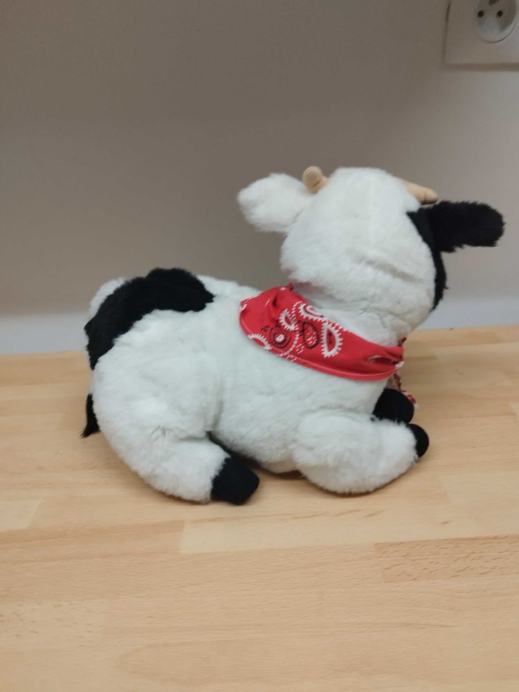 Vache en fourrure et son bandana 4 Villiers-sur-Marne (94)