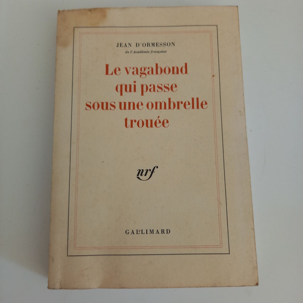Le vagabond qui passe sous une ombrelle trou�e, J. D'Ormesso 5 Saumur (49)