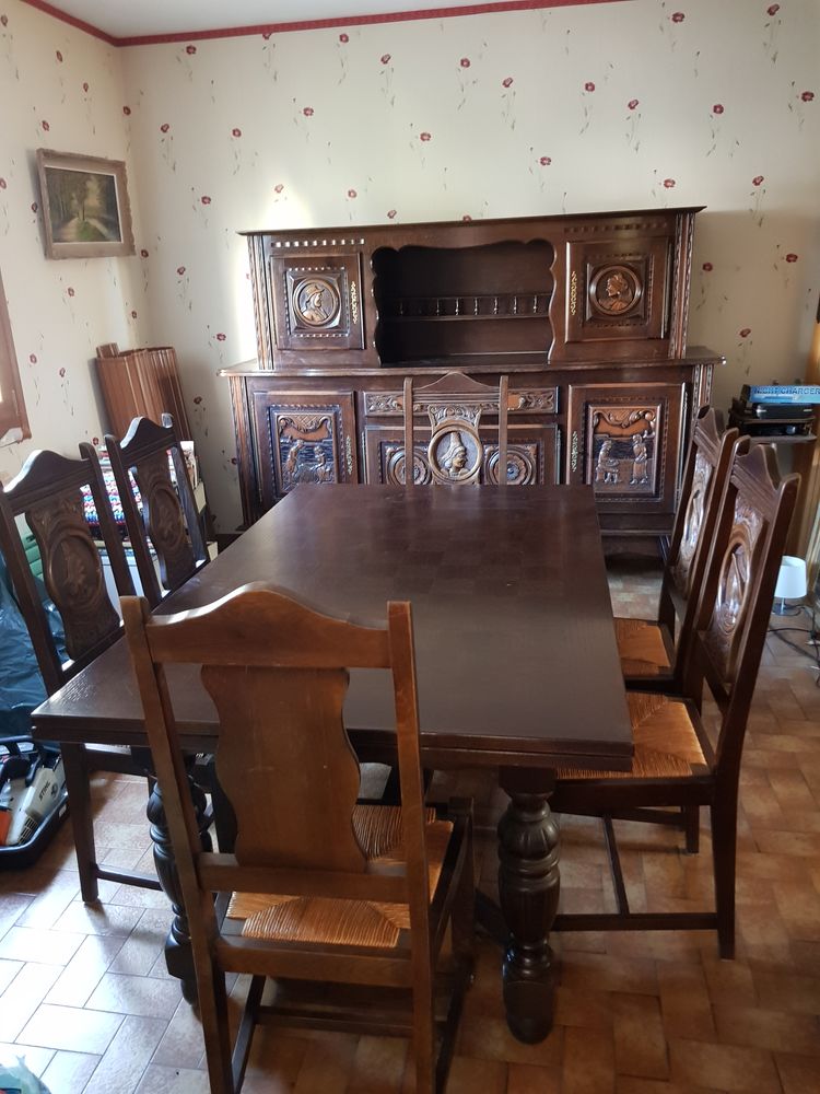 VAISSELIER BOIS SCULPT� DE SALLE A MANGER  + TABLE + CHAISES 1150 Cesson (77)