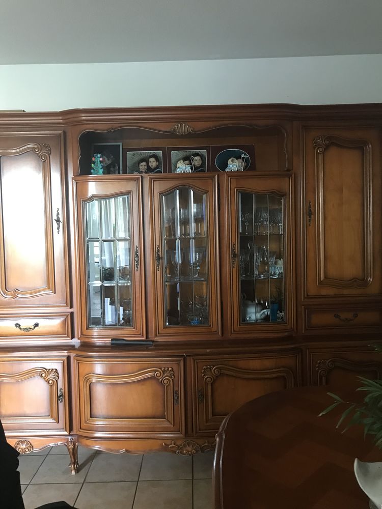 Vaisselier 2,50 m�tres par 2 de hauteur 
Tr�s bon �tat 0 Grenoble (38)