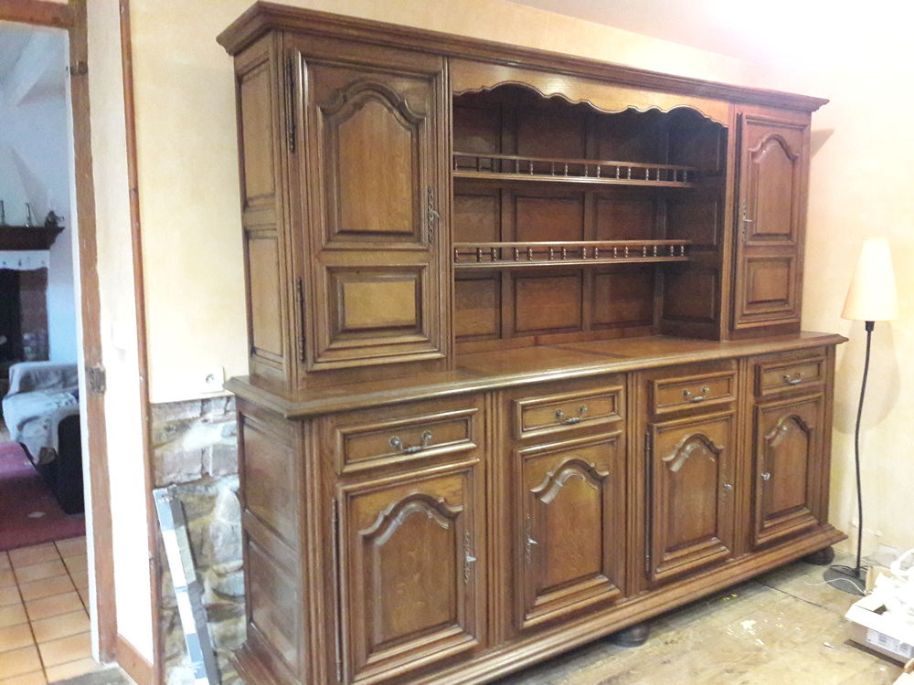 vaisselier + table 700 Saint-�tienne-de-Ba�gorry (64)