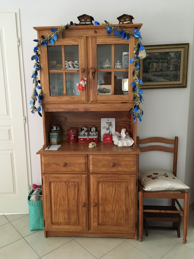 vaisseli�re.Hauteur 182 cm, profondeur : bas 43cm haut 300 Roquebrune-sur-Argens (83)