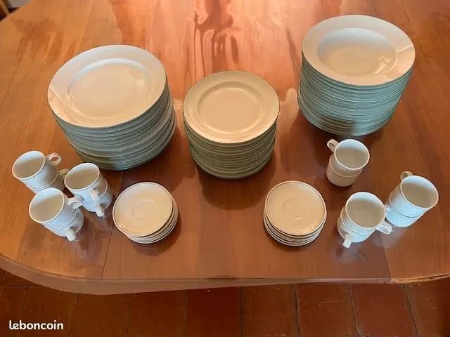 lot vaisselle habitat en parfait �tat 40 Saint-Julien-le-Faucon (14)