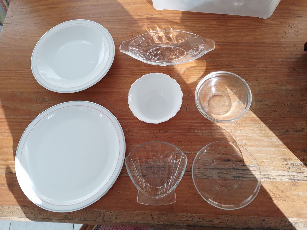 lot de vaisselle vari�e : 1 Ducos (97)