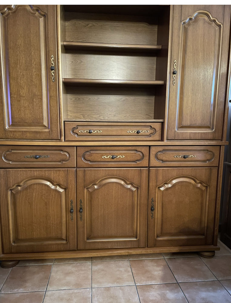 Vaisselles avec buffet 200 Monteux (84)