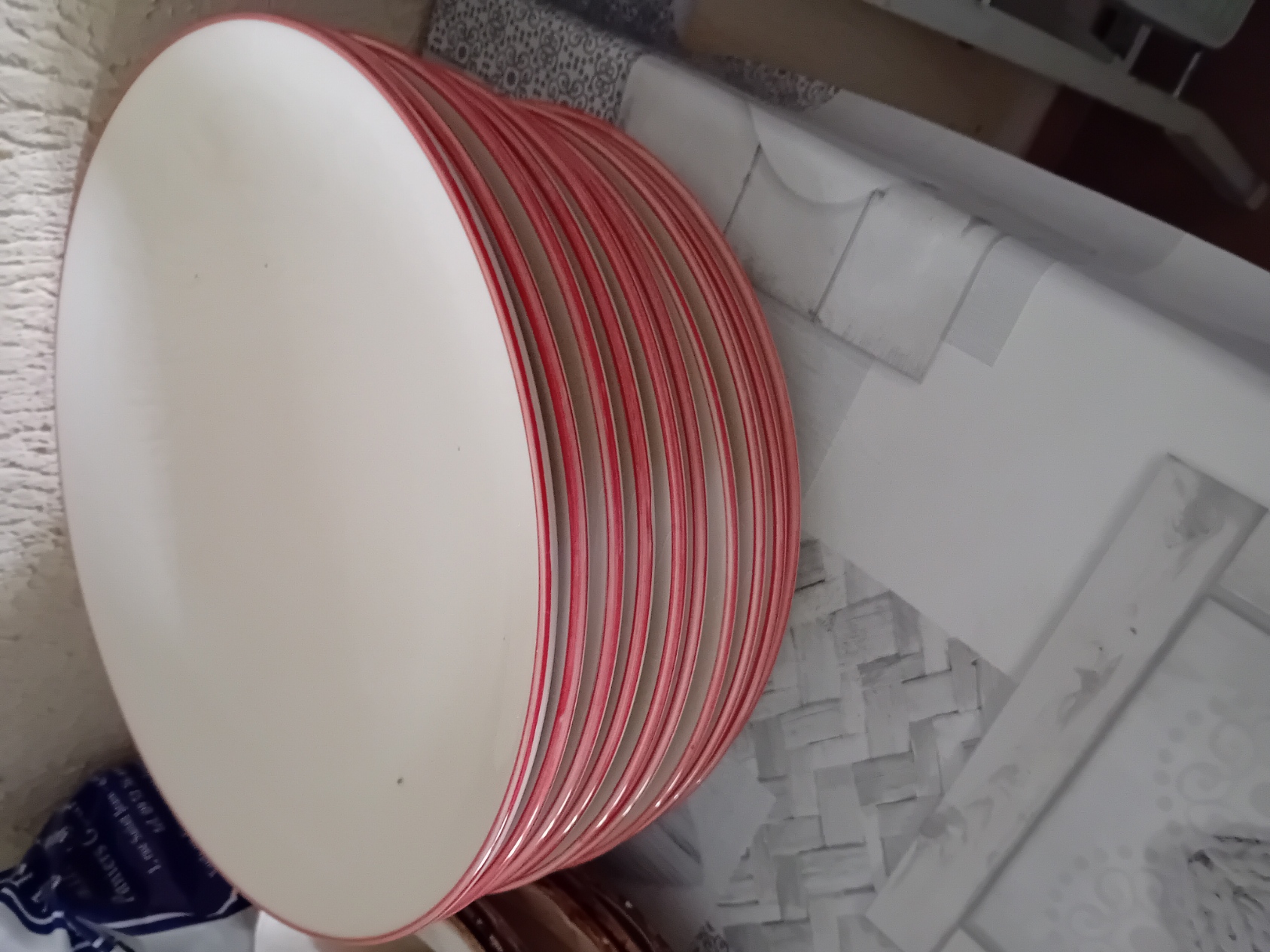 vaisselles et bibelots � gogo 25 St Mitre (13)