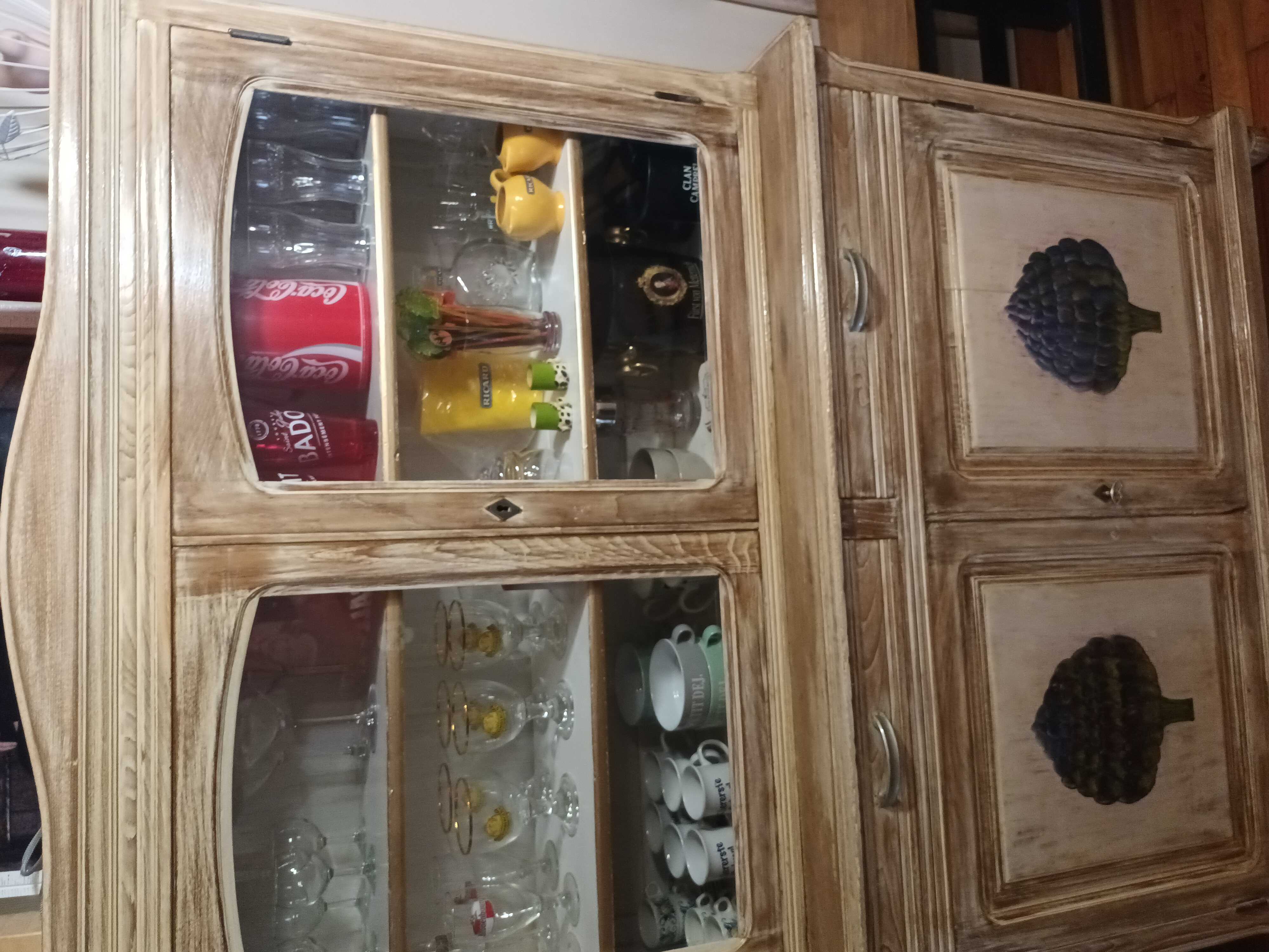 vaissellier vitrine buffet.tres jolie 300 La Chaise-Dieu (43)