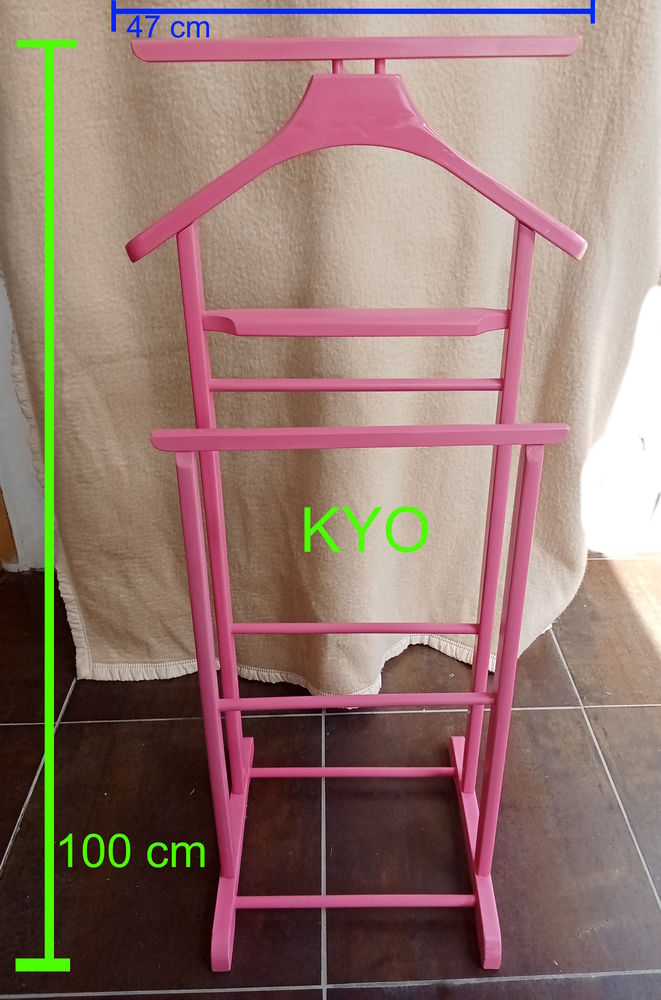 Valet de chambre-nuit bois rose, porte-habit cintre costume 25 Foncine-le-Haut (39)