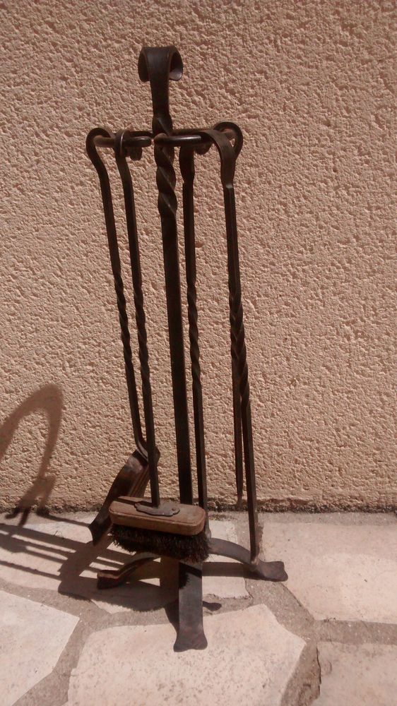 Valet ou serviteur de chemin�e 30 Chailly-en-Bi�re (77)