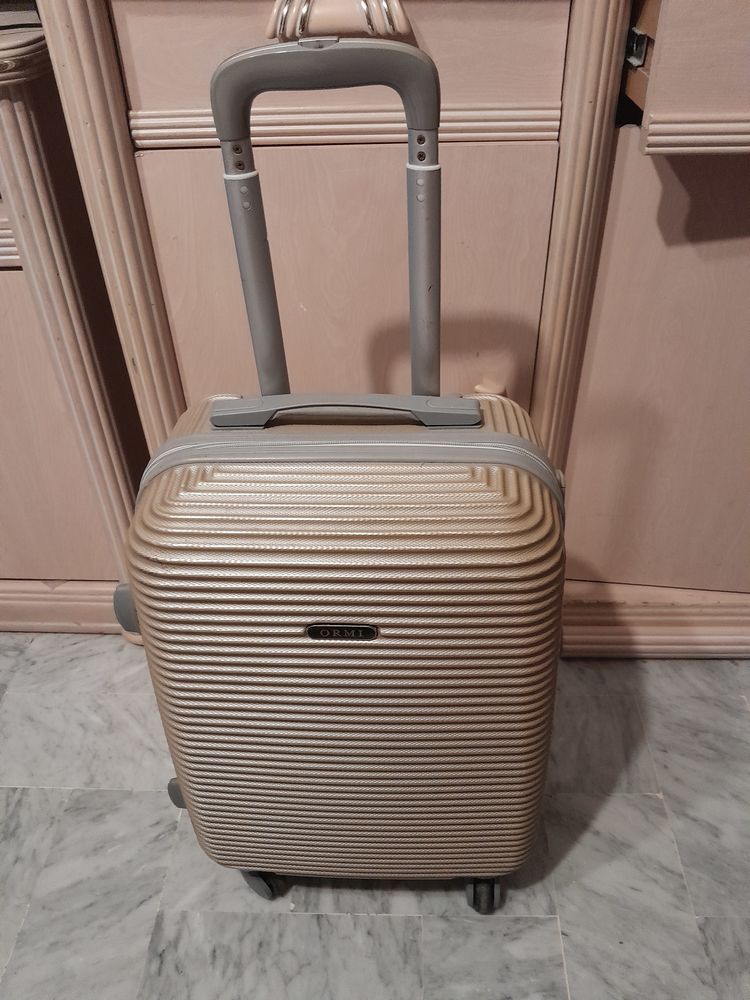 Valise couleur dor�e 10 Le Cannet (06)