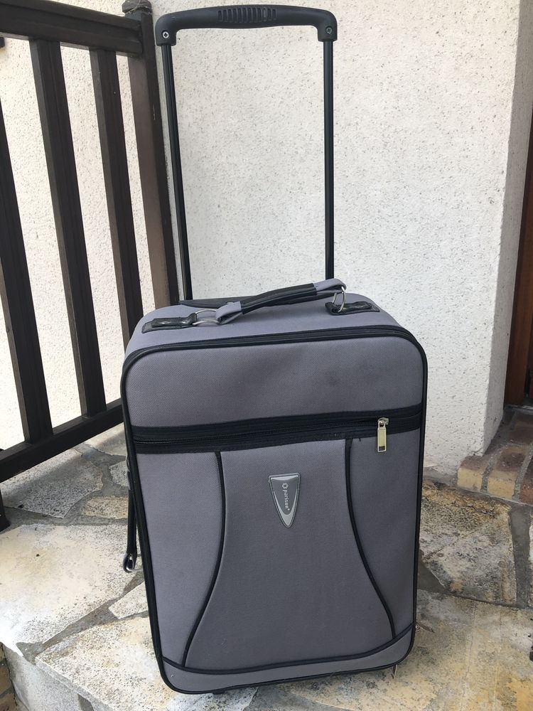 Valise grise � roulette 5 Bezons (95)