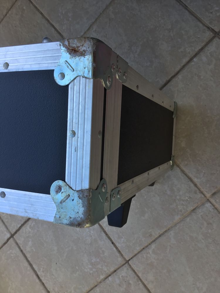 Valise m�tal capitonn�e 110 La Garde (83)