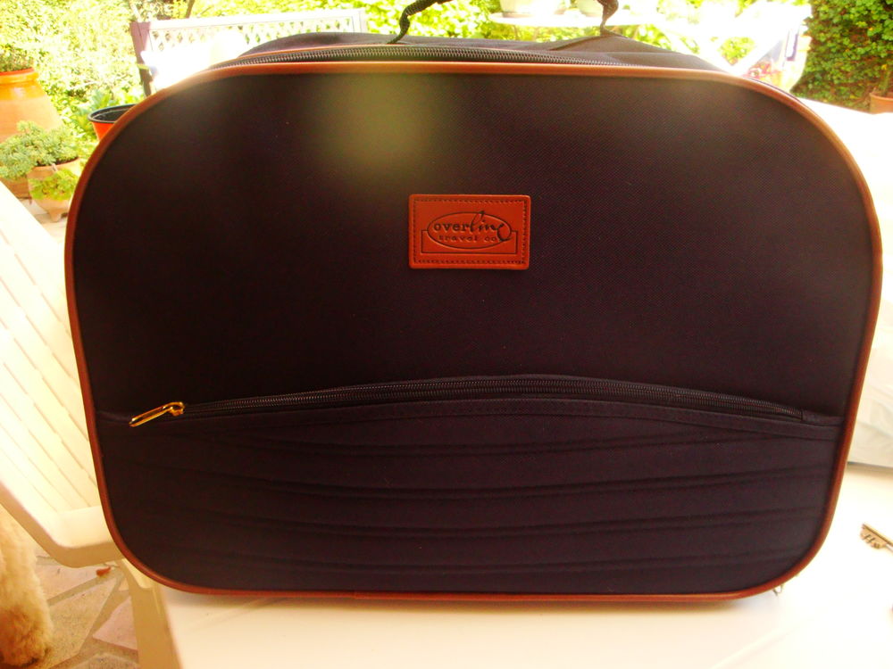 Valise sac neuve 20 Nimes (30)