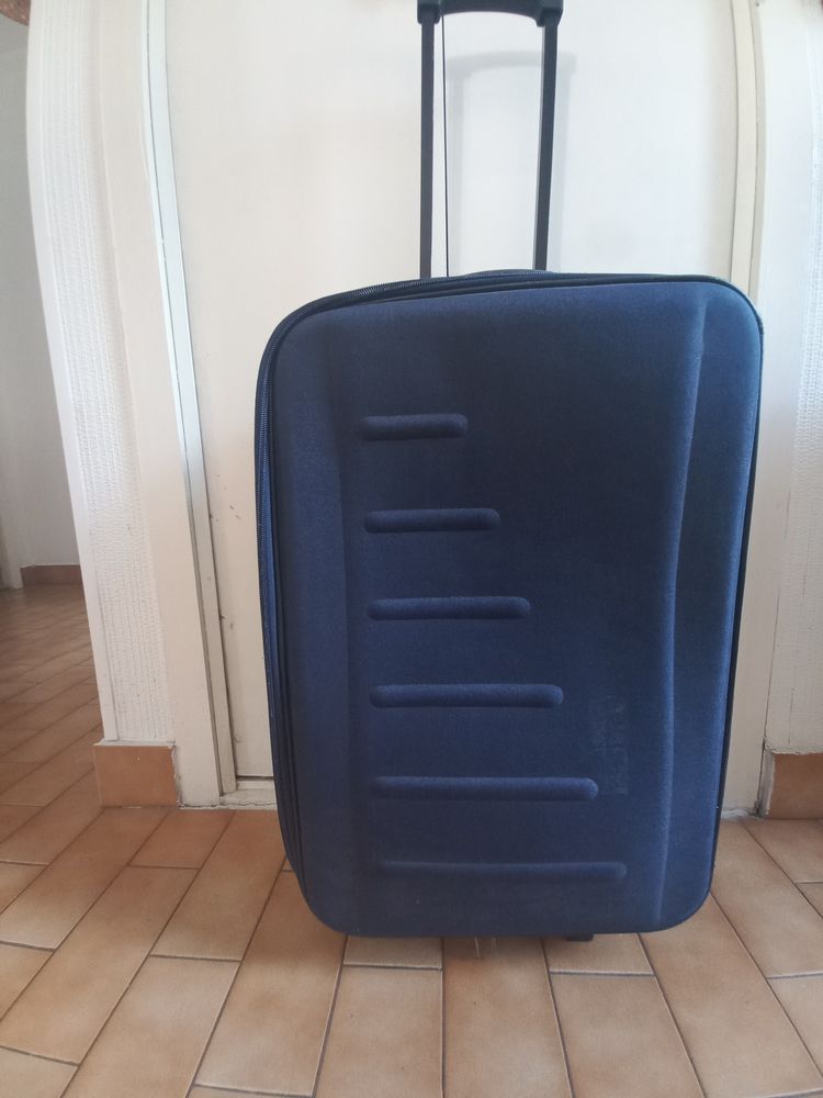Valise  48 h, peut passer en bagage cabine 25 Andernos-les-Bains (33)