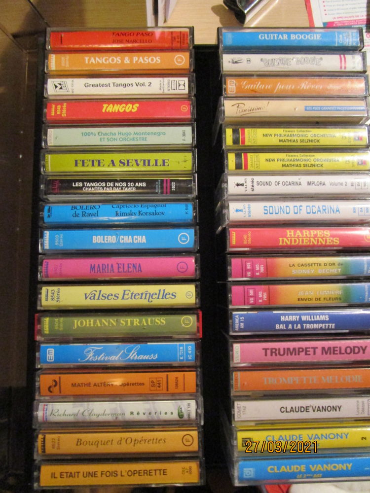 valise de rangement cassettes audio + 34 cassettes 30 Chanteloup-en-Brie (77)
