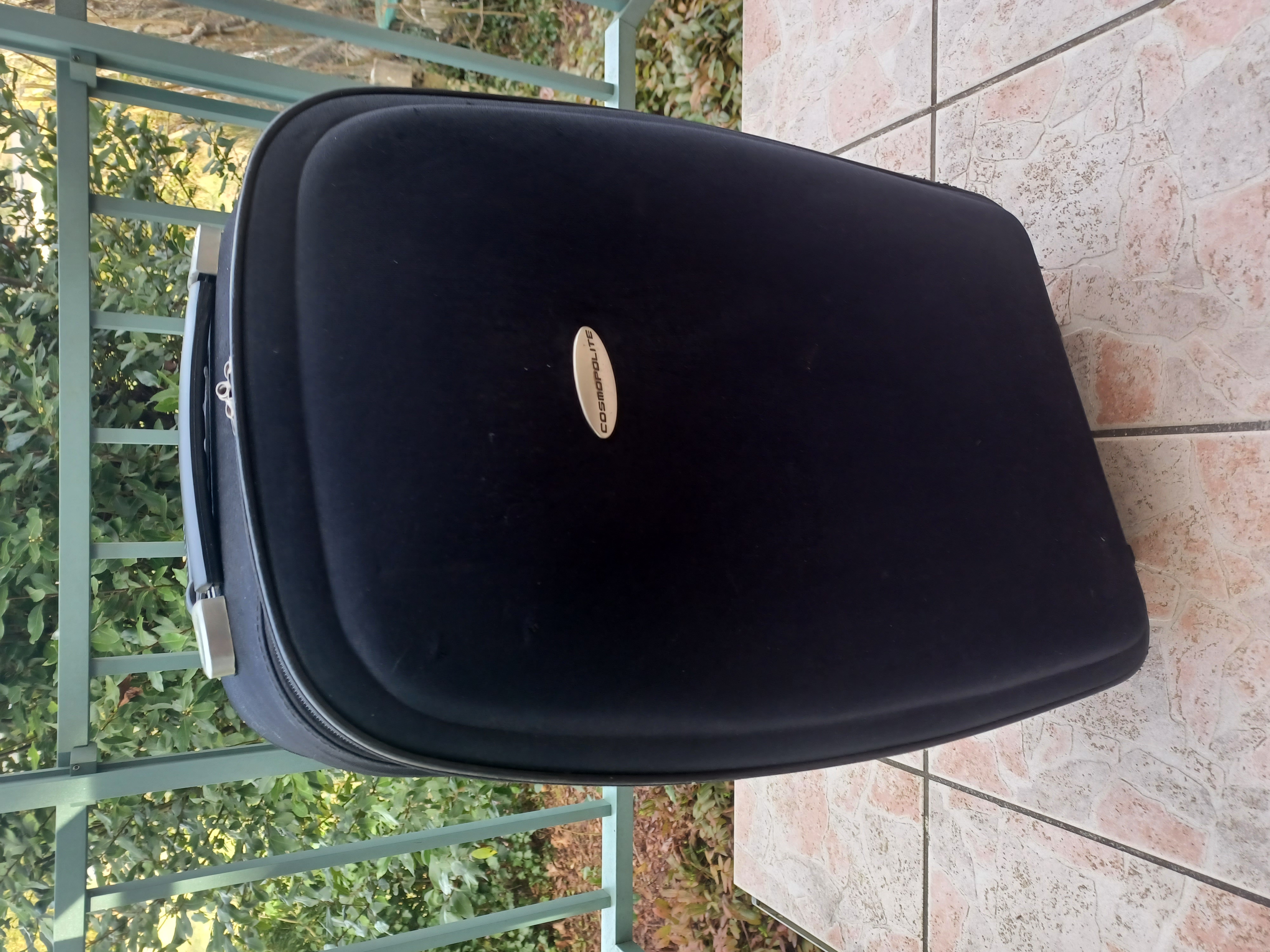 Valise rigide Cosmopolite 18 Montigny-Lencoup (77)