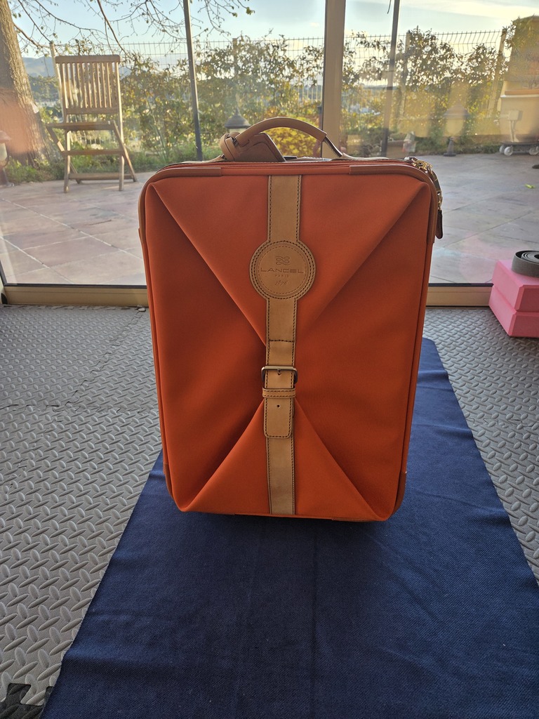 Valise rigide Lancel orange 0 Allauch (13)