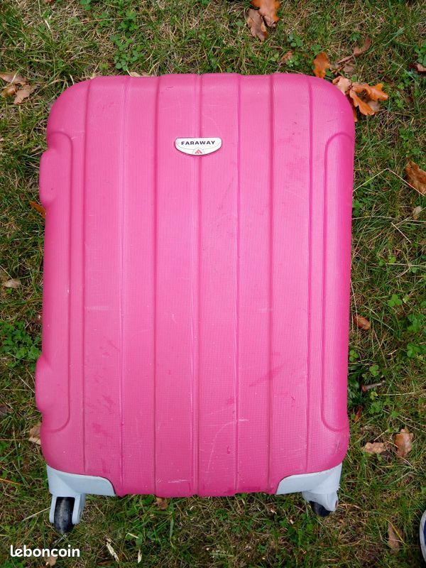 valise � roulettes 57 x 35 cm 17 Beauchamp (95)