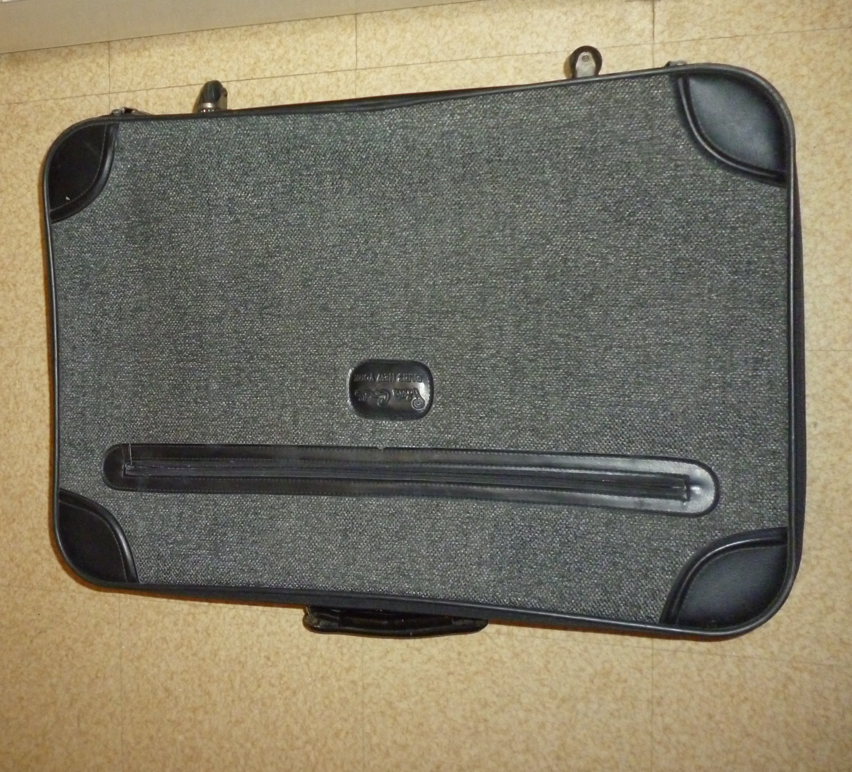 Valise de voyage Pierre CARDIN 25 Toulon (83)