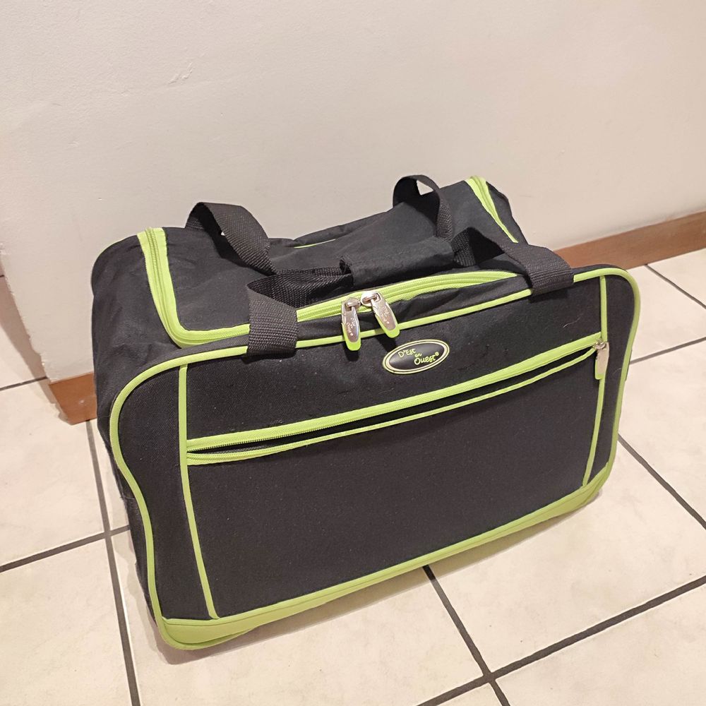 Valise, Sac de voyage � roulettes 35 Le Bourget (93)