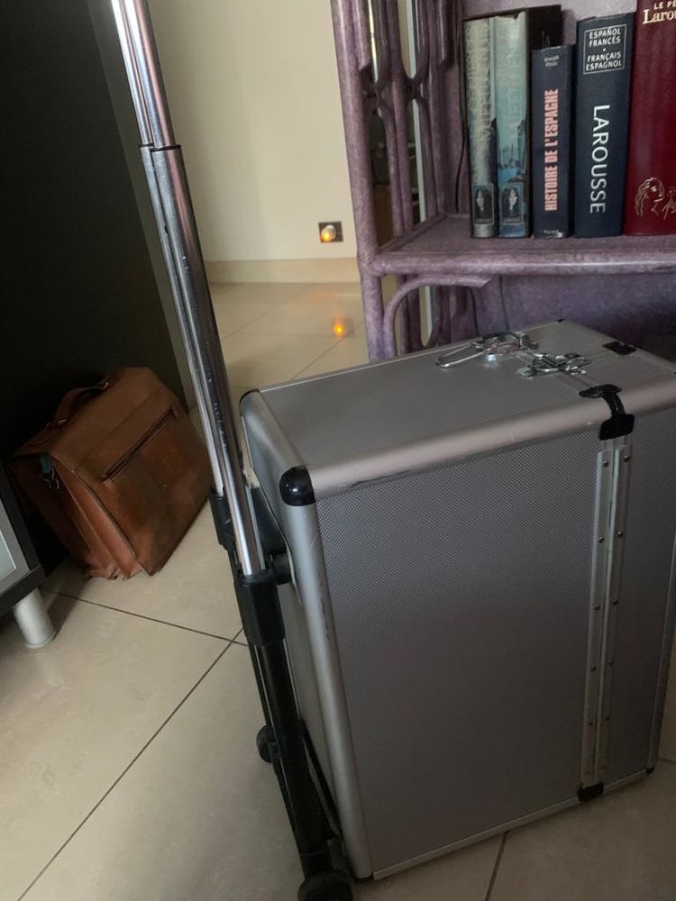 Valises cabines en alu et autres 35 Paris 19 (75)