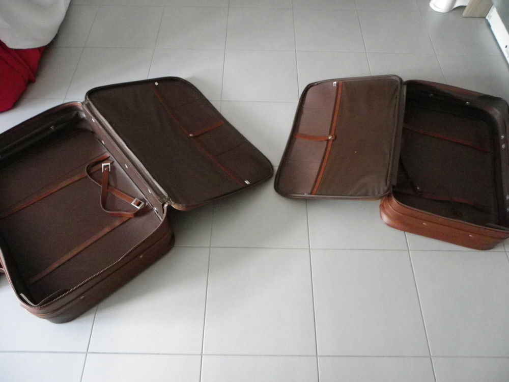 VALISES   en   CUIR 35 Cournon-d'Auvergne (63)