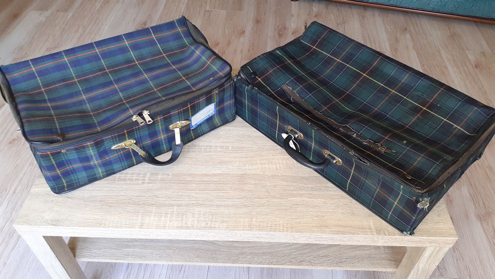 2 valises pliables �cossaises de 1960 . 20 Le Vernois (39)