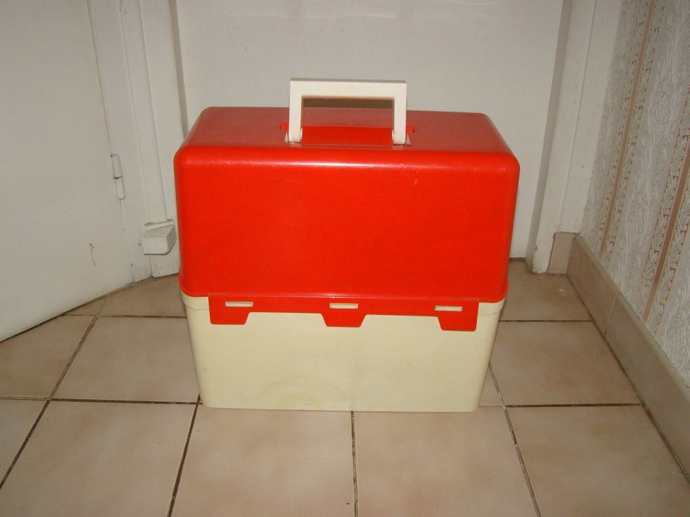 Valisette classeur / trieur  de bureau  vintage 
40 Gargenville (78)