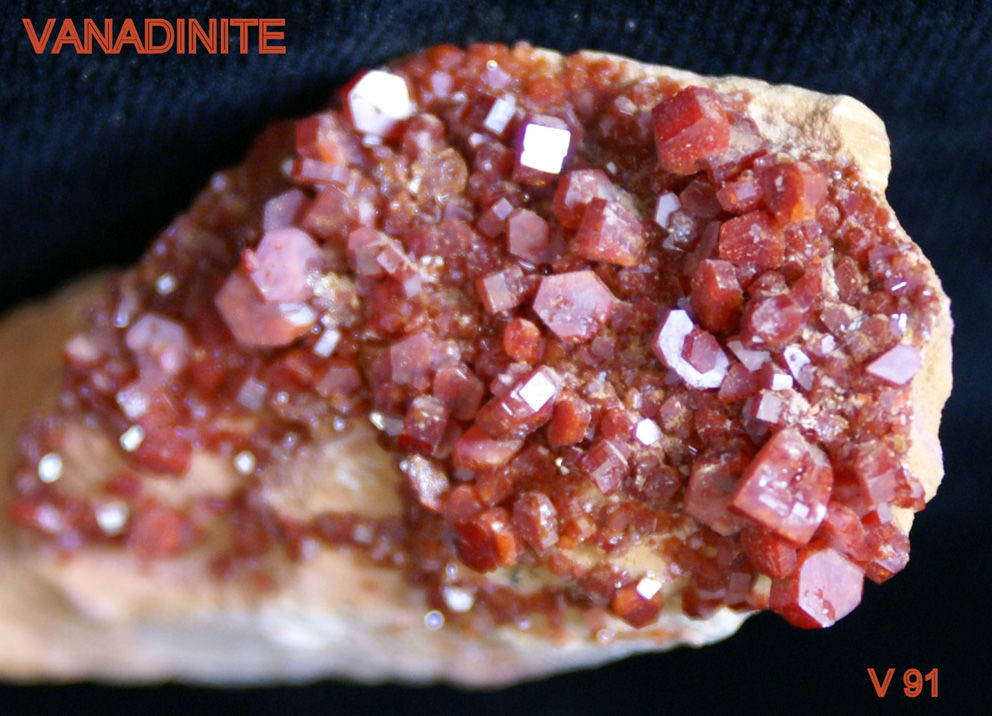 VANDADINITE - MINERAUX DE COLLECTION 35 Saint-M�dard (16)