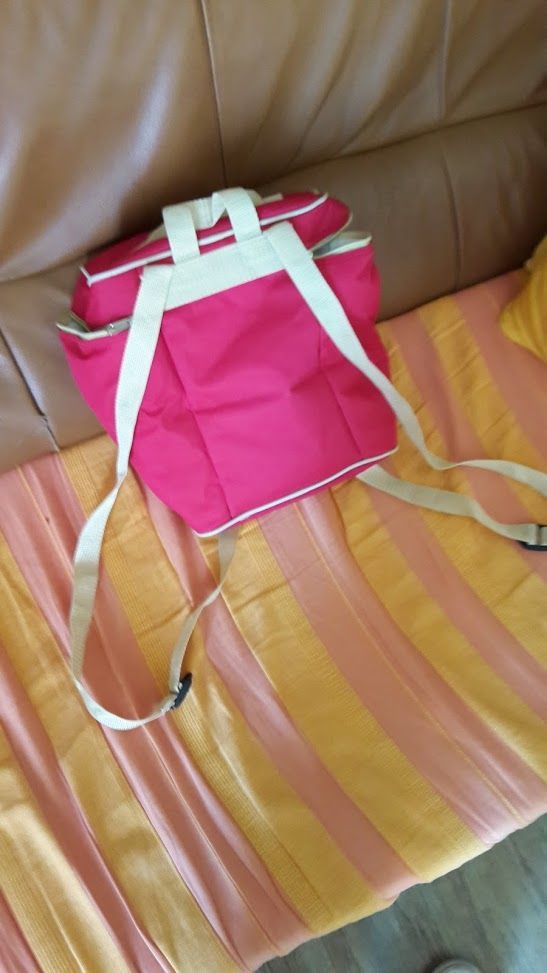 vanity-case rose avec bandouli�re . 12 Rueil-Malmaison (92)