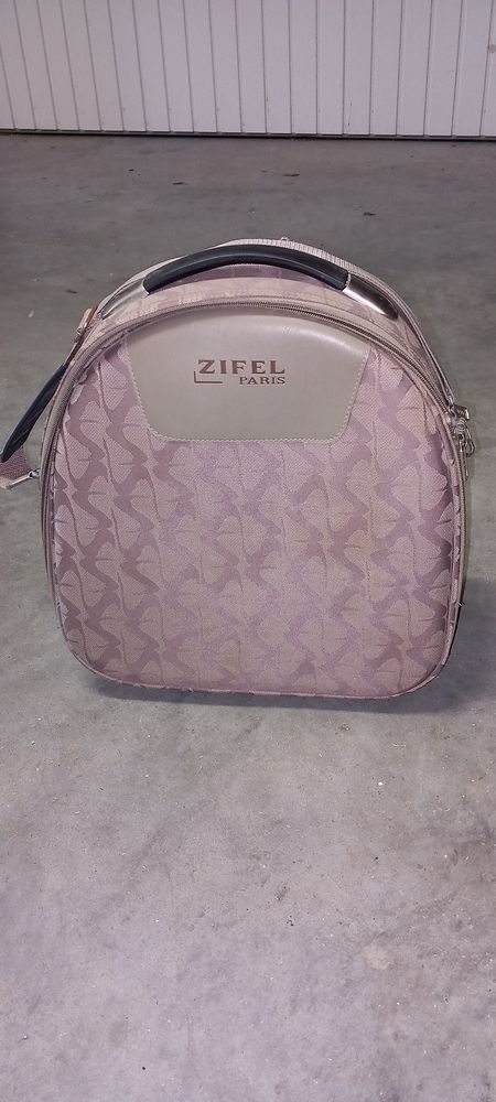 Vanity case toilette 5 Carquefou (44)