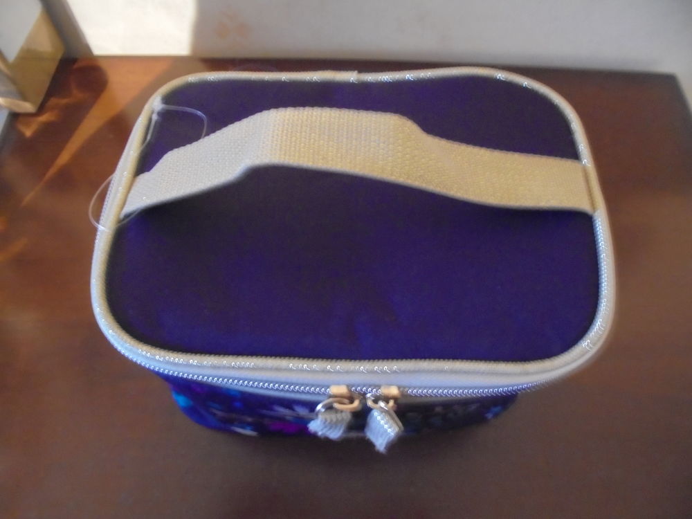 Vanity feuillages color�s (40) 3 Tours (37)